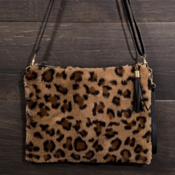 Vegan Fur Crossbody bag - Picture 3 of 4